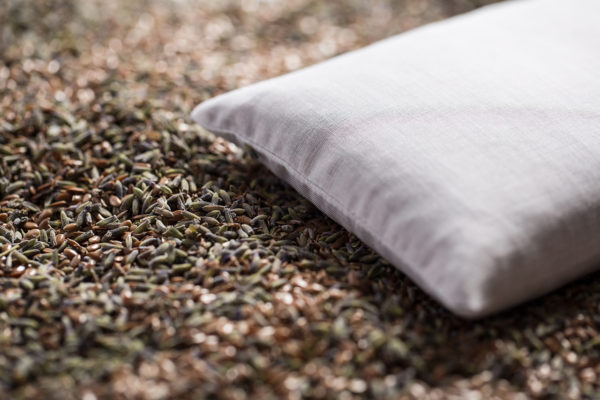 Cuscino batista lavanda semi di lino bio